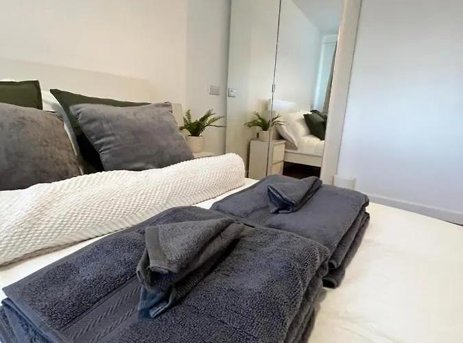Lovely 1 Bed, Northolt Station