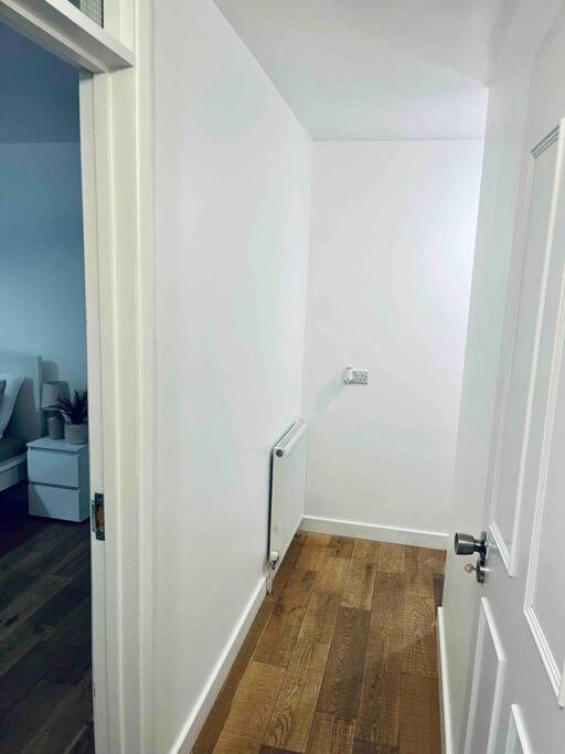 Lovely 1 Bed, Northolt Station * Northolt (Greater London)